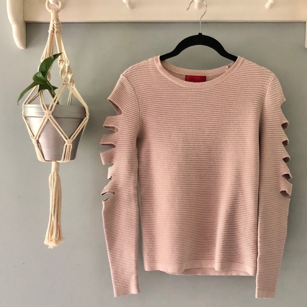 Pink/Mauve Sweater ✵ Slit Sleeves ✵ Jennifer Lopez